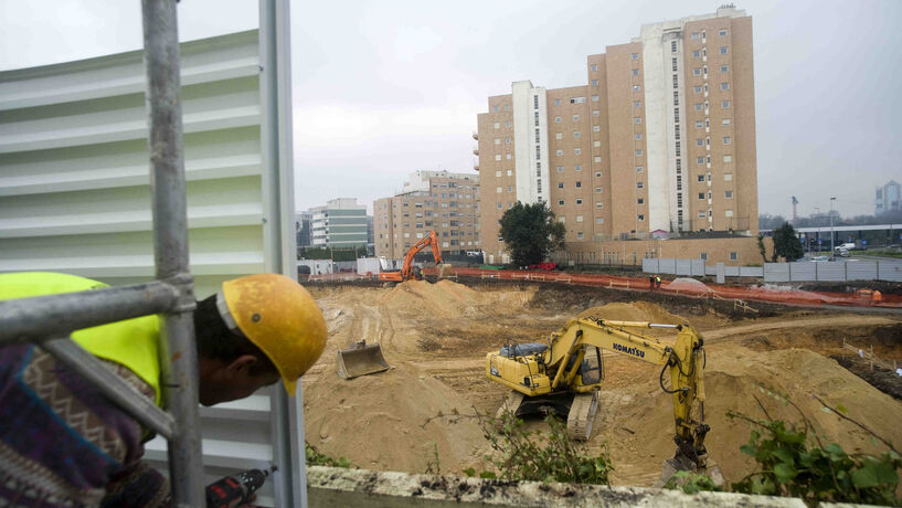 IEFP: Queda do desemprego perde ritmo. Construção destaca-se pela positiva