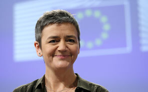 Vestager quer passar a bola às tecnológicas para provarem inocência em casos de concorrência