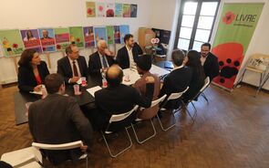 Primeiro-ministro indigitado na sede do Livre