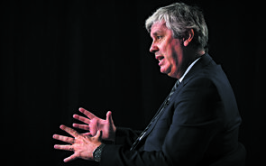 Centeno saúda resposta forte da UE e garante que 'mais vem a caminho'