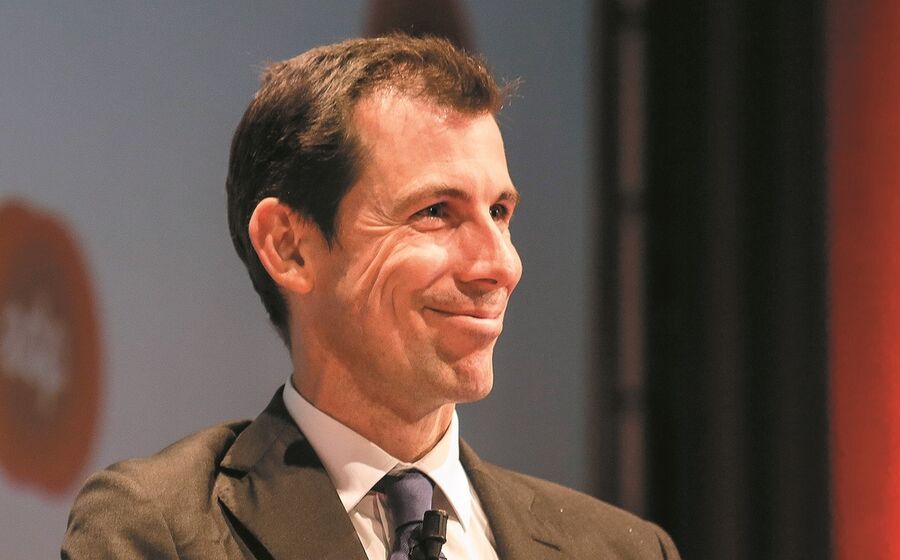 Mal chegou à liderança interina da EDP, Stilwell de Andrade anunciou a compra da Viesgo e agora garante o aumento de capital da elétrica.