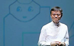 Reguladores chineses ordenam que Ant Group retifique o modelo de negócio