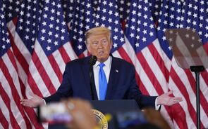 Campanha de Trump vai avançar com processos por fraude