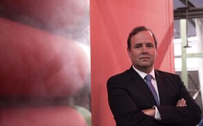 Gigante dos lençóis  a bombar: “Mundo virou-se para a casa”