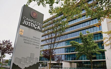 Sistema de justiça de novo em risco com segunda vaga