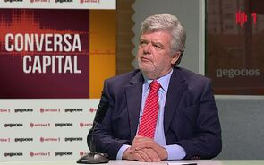 Apifarma: Vacinação contra covid-19 é tarefa 'colossal'