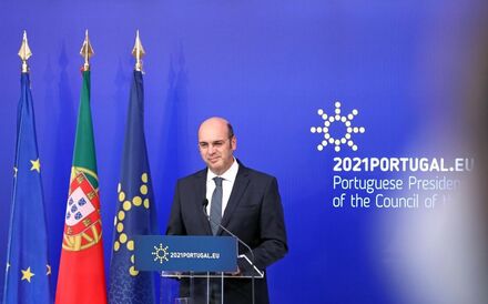 Siza Vieira e comissário Breton contra barreiras no mercado único