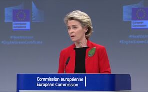 Ursula von der Leyen: Atraso da AstraZeneca reduziu velocidade da vacinação na UE 