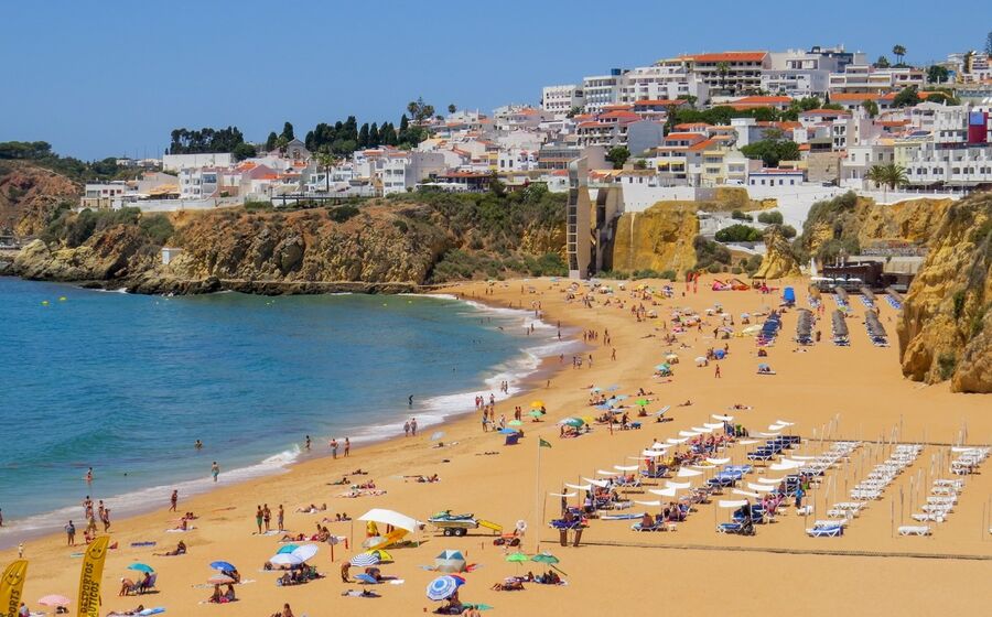 Os dados divulgados quarta-feira pela DGS mostram que o Algarve registou o quinto dia com maior número de casos desde o início da pandemia.
