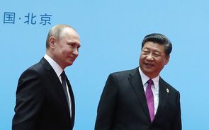 Aproximação de Pequim a Moscovo está a deixar a China isolada