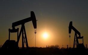 Rússia vai deixar de fornecer petróleo à Europa este ano